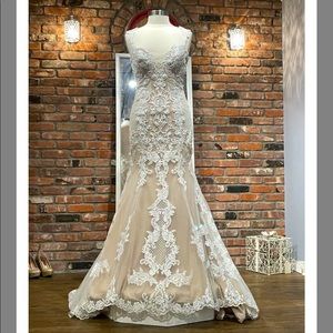 BRAND NEW with tags; MAGGIE SOTTEROWEDDING DRESS - ABBIELYNETTE Size:14